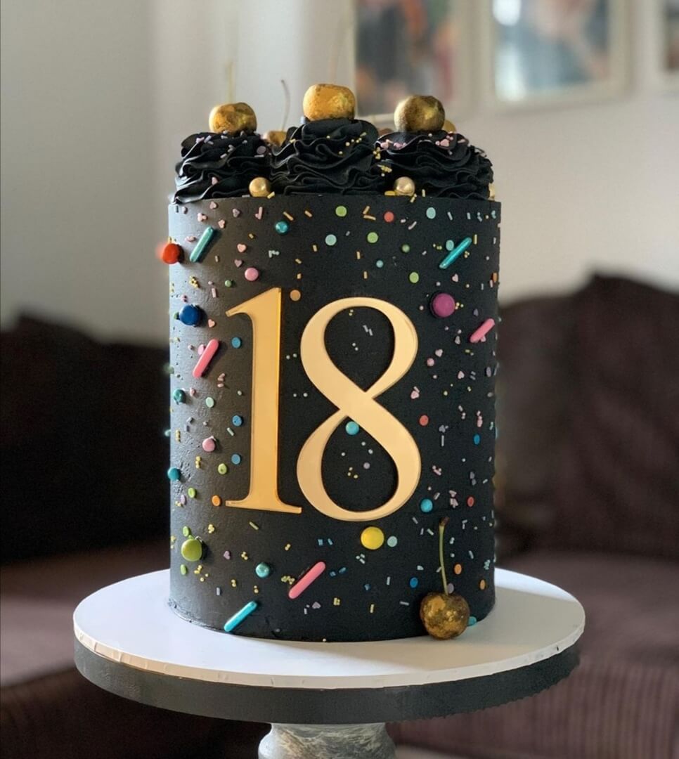 Торт "Уже 18"